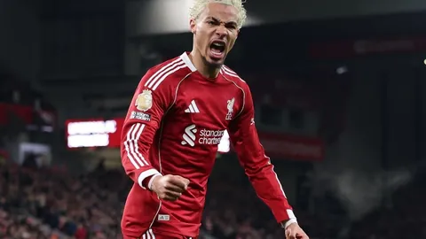 战意激昂，维罗纳勇往直前！一触即发，揭秘战局！独家四维彩超，带你领略赛场风云！